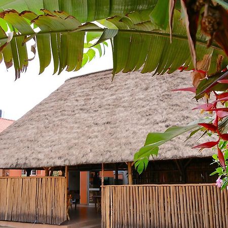 Hotel Acacia Kampala Bagian luar foto