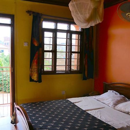 Hotel Acacia Kampala Bagian luar foto