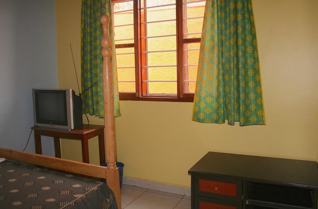 Hotel Acacia Kampala Ruang foto