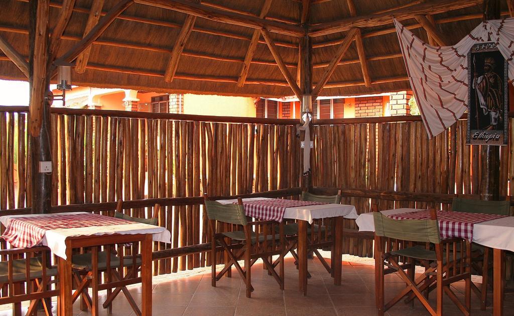 Hotel Acacia Kampala Bagian luar foto